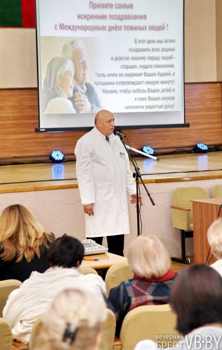 Бывших врачей не бывает. Накануне Дня пожилых людей в Брестской центральной городской больнице прошло чествование ветеранов учреждения