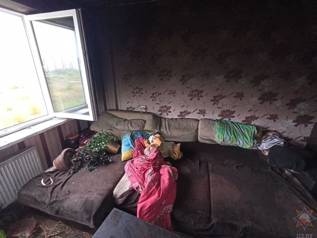 Двоих детей спасли при пожаре квартиры в Бресте