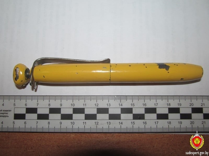 В Беларуси мужчина нашел стреляющую ручку и ранил себя в живот