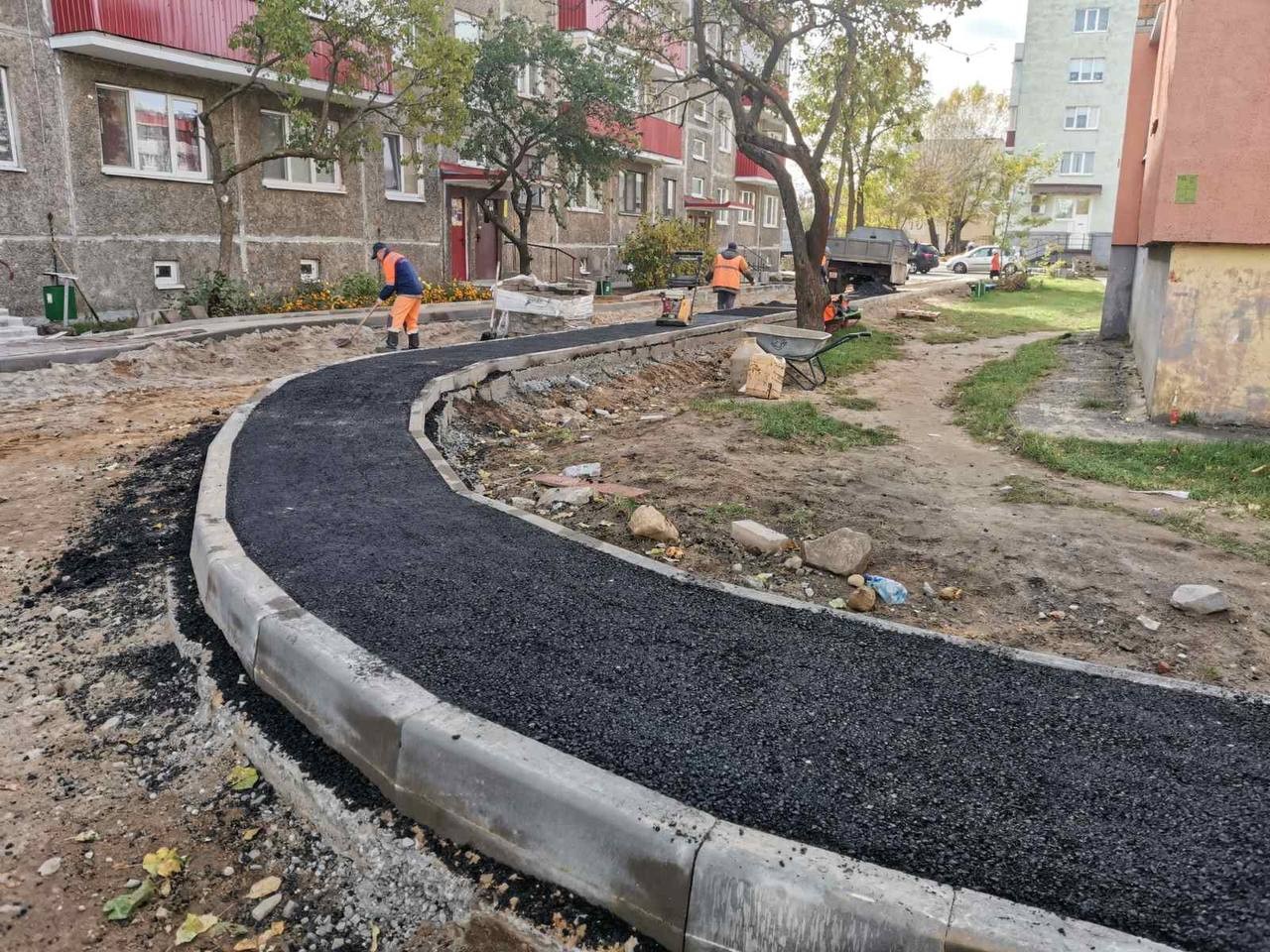 В Бресте продолжается ремонт дворовых территорий