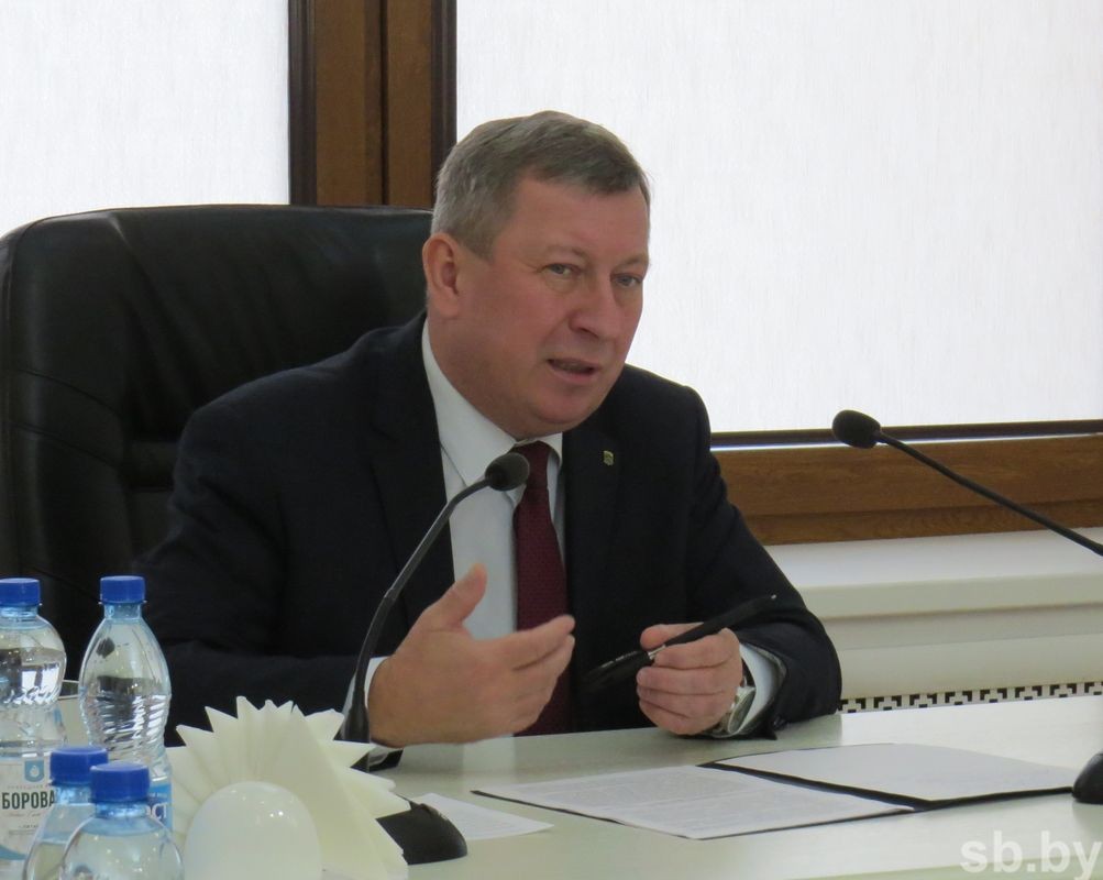 Не делим на своих и приемных: отцы брестских домов семейного типа о том, что значит быть многодетным папой