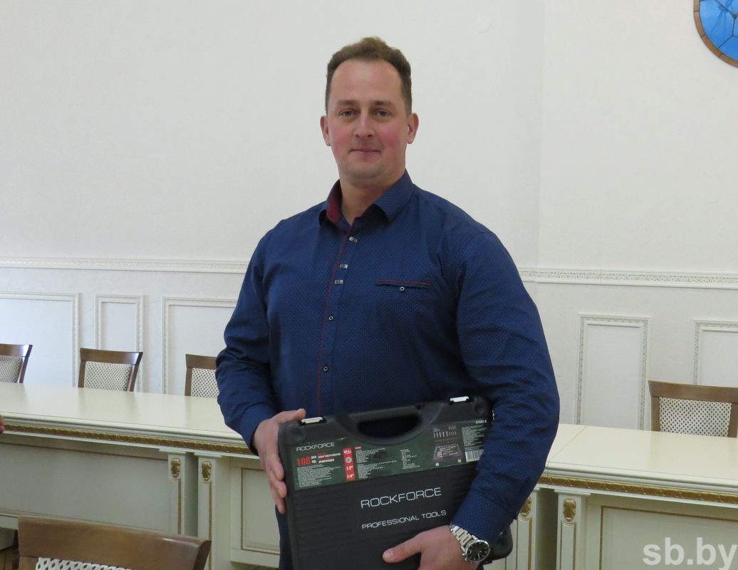 Не делим на своих и приемных: отцы брестских домов семейного типа о том, что значит быть многодетным папой