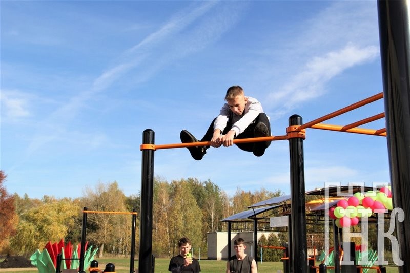 Воркаут-площадку открыли в Беловежском