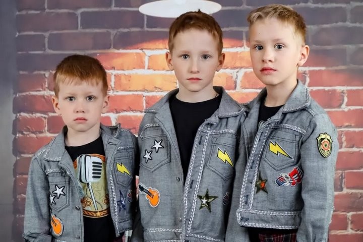 Счастливы втройне: многодетные родители из Брестской области рассказали о воспитании сыновей