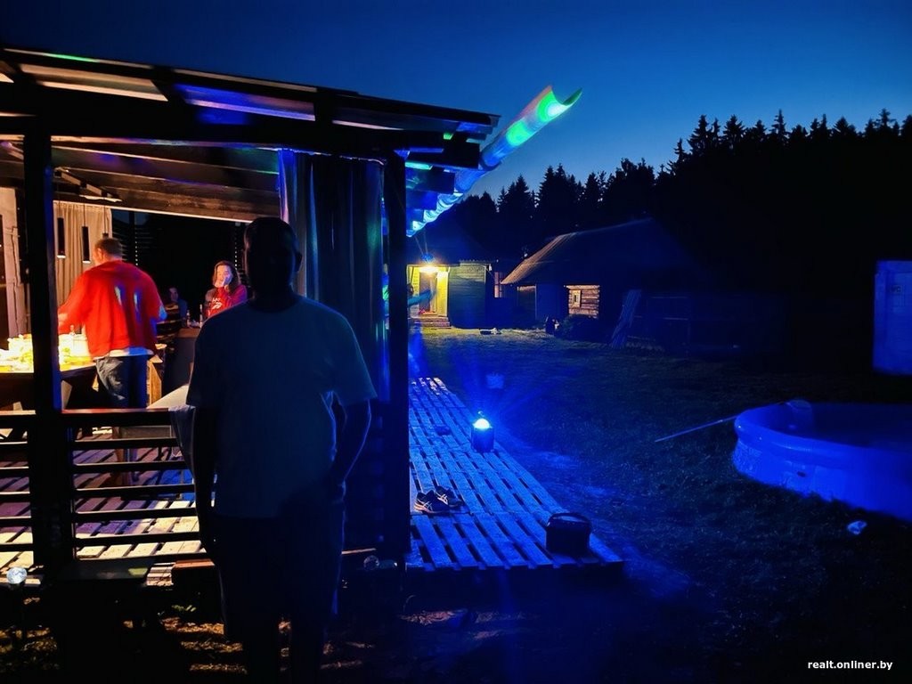 Вот такую красоту сделал белорус на своем дачном участке за 1000 рублей