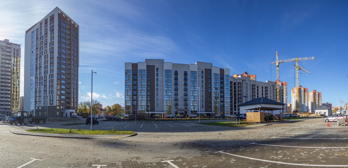 В центре Бреста сдали дом с модными планировками. Узнали, по чем там квартиры