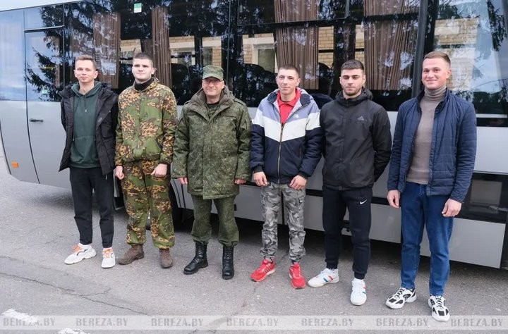 Группа военнообязанных березовчан отправилась на сборы