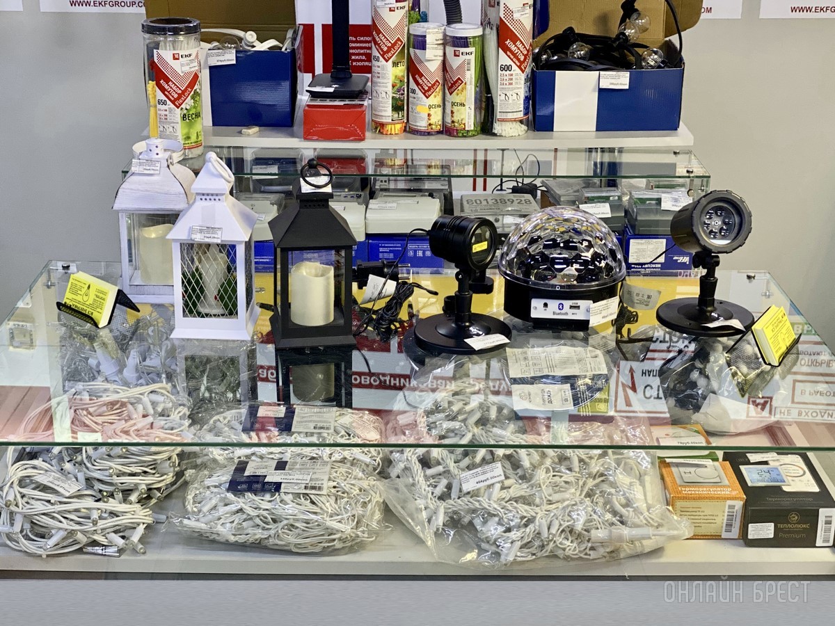 Готовиться к Новому году выгоднее уже сейчас. Гирлянды, декоративные камины, светомузыка и другие товары по отличным ценам в магазине «Вся электрика» на Пушкинской