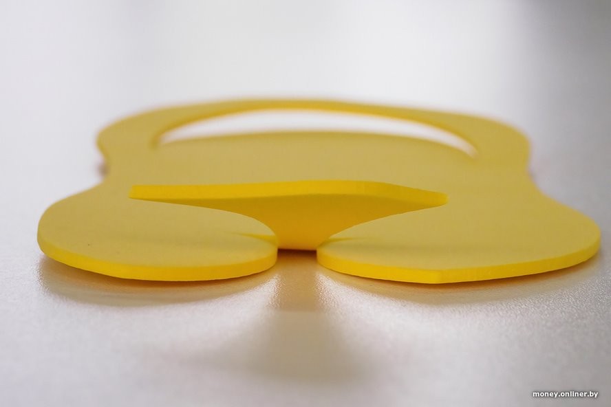 Посмотрите, как выглядят тапки за 16 копеек. Сколько шагов в них можно пройти?