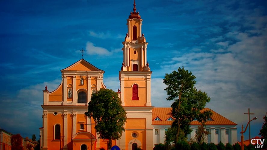 В Бресте в руинах бернардинского монастыря до сих пор слышат пение монахов. Вот что там происходило 400 лет назад