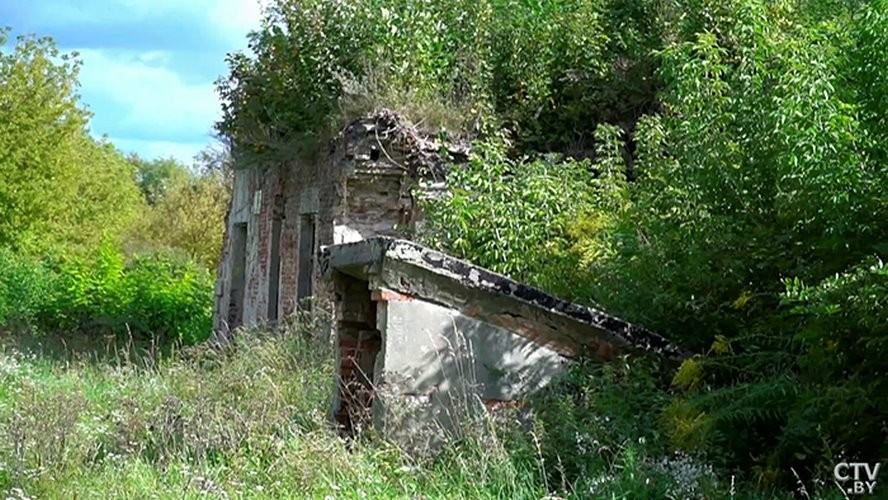 В Бресте в руинах бернардинского монастыря до сих пор слышат пение монахов. Вот что там происходило 400 лет назад