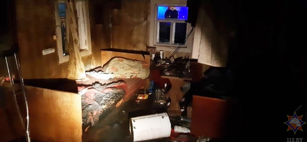 Прохожий услышал звук пожарного извещателя. В Кобринском районе в аг. Дивин спасли хозяина дома