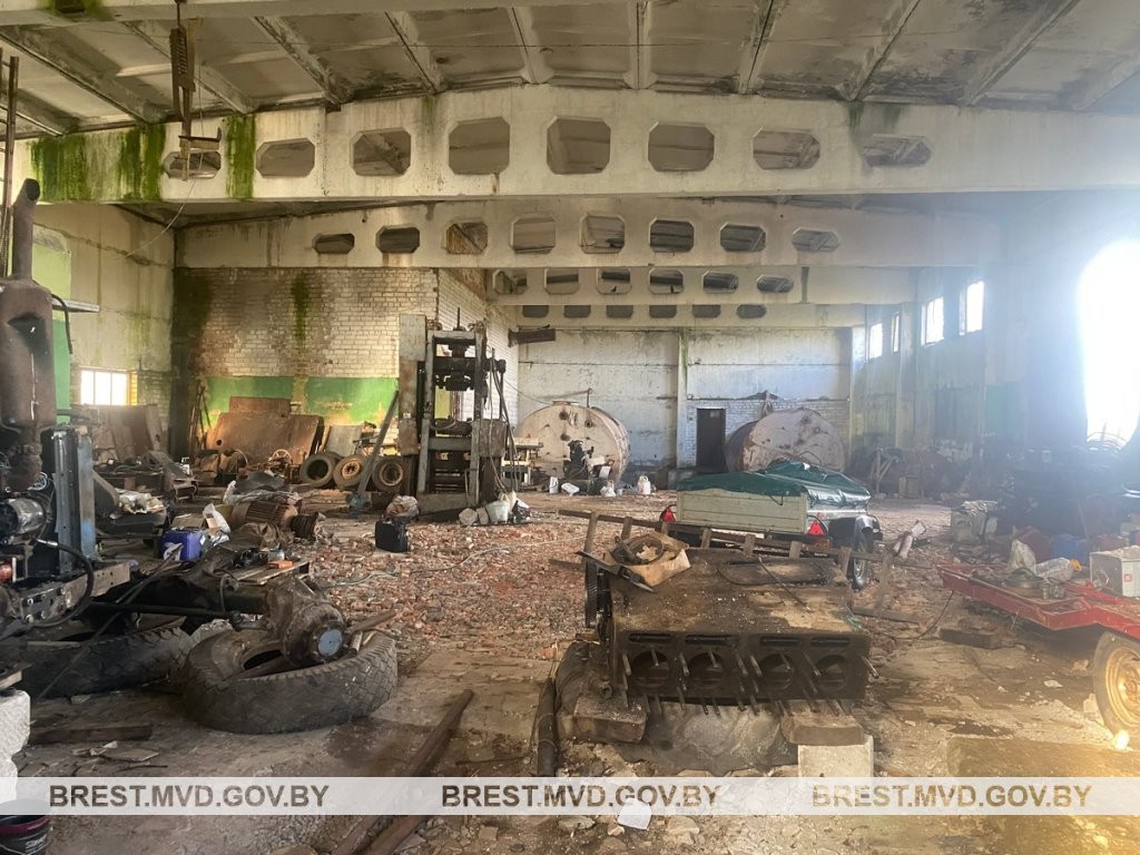 Из незапертого склада ночью пропало 500 кг металлолома. Случай в Брестской области