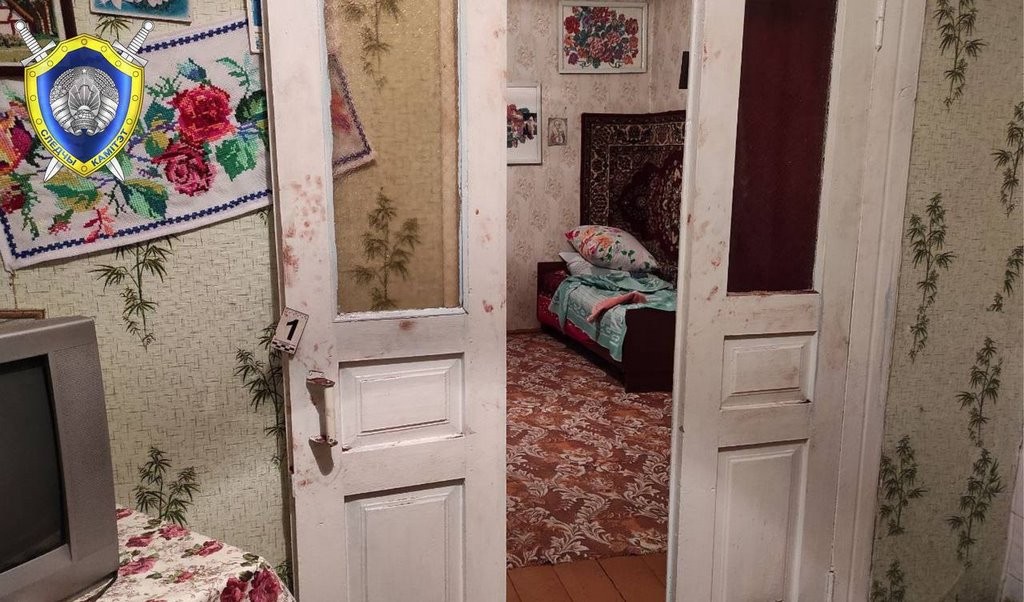 Жуть. В Ивацевичском районе сын до смерти избил мать