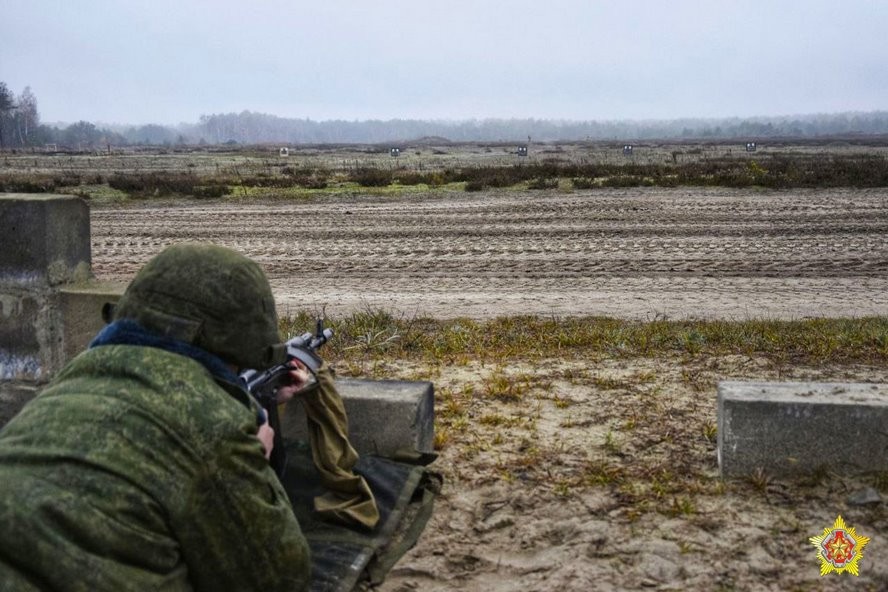 У новобранцев в 38-й Брестской бригаде прошло первое занятие по огневой подготовке