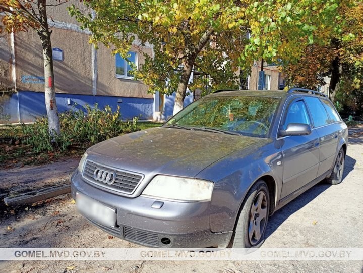 Пенсионер гвоздями и иглой пробивал автомобилям колеса за неправильную парковку