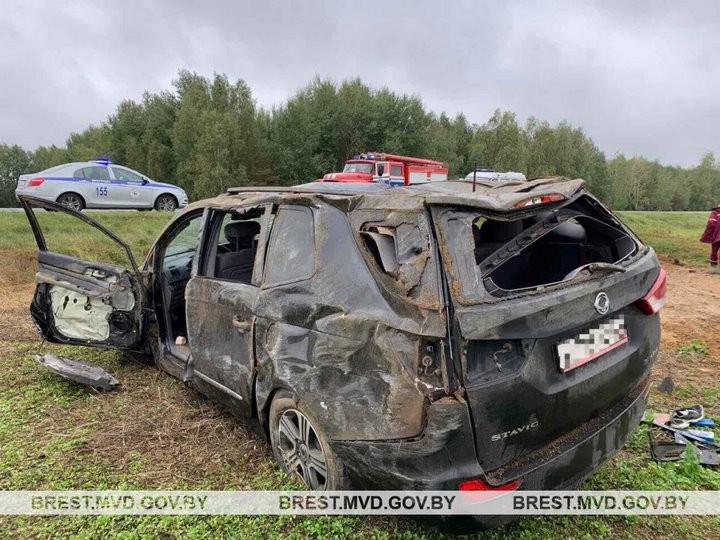 Водитель из России перевернулась на трассе М10 в Брестской области