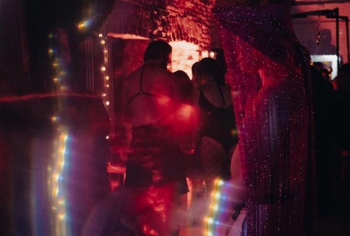 Интим-развлечения на 3000 рублей. Двое белорусов обратились в милицию