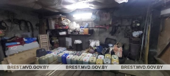 У жителя Каменецкого района обнаружили 650 литров окрашенного дизельного топлива на общую сумму 1599 белорусских рублей