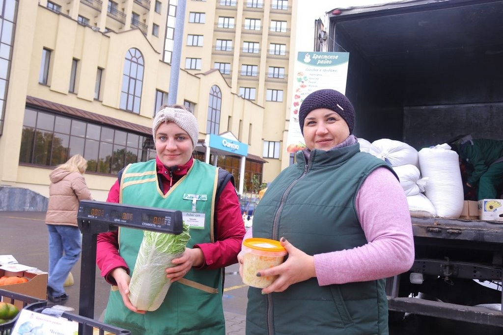 В Бресте прошли сельскохозяйственные ярмарки. Что покупают посетители?
