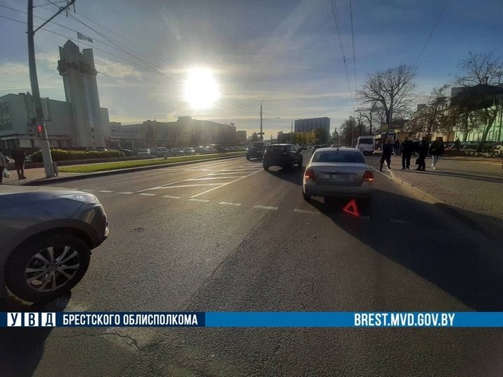 В Бресте возле ЦУМа сбили пешехода