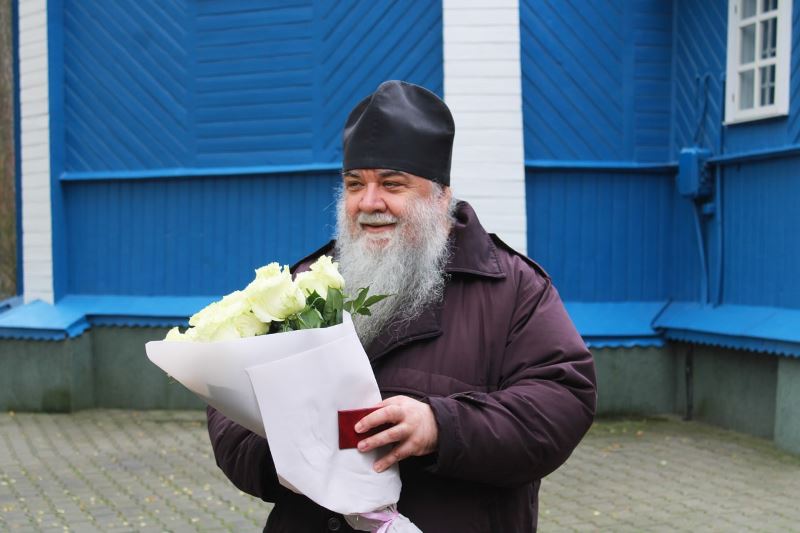 «Молитва не знает границ». Так отец Серафим из Хмелева отозвался на оказанные ему почести