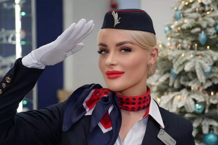 Стюардесса из Беларуси рассказала о несуществующем графике, страхе высоты у коллег и об отпускных рейсах