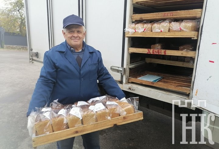 Хлебный фургон проезжает не менее 160 км до потребителя. Водитель из Брестской области рассказал о своей работе