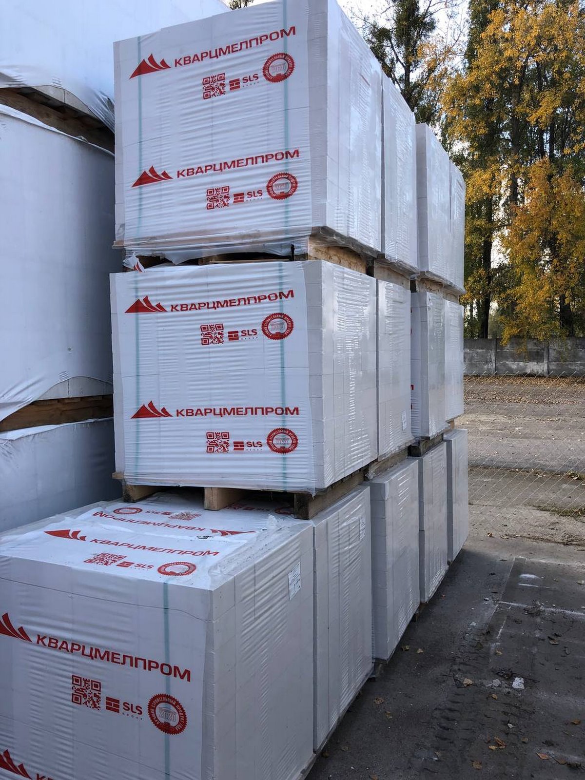 «Строй с нами» в Бресте и Малорите: строительство домов под ключ, продажа стройматериалов, услуги гидроманипулятора