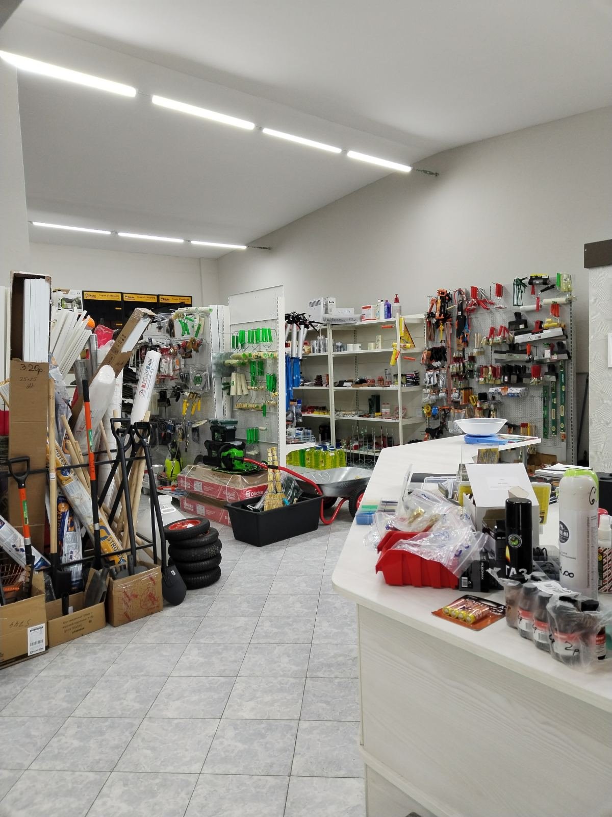 «Строй с нами» в Бресте и Малорите: строительство домов под ключ, продажа стройматериалов, услуги гидроманипулятора