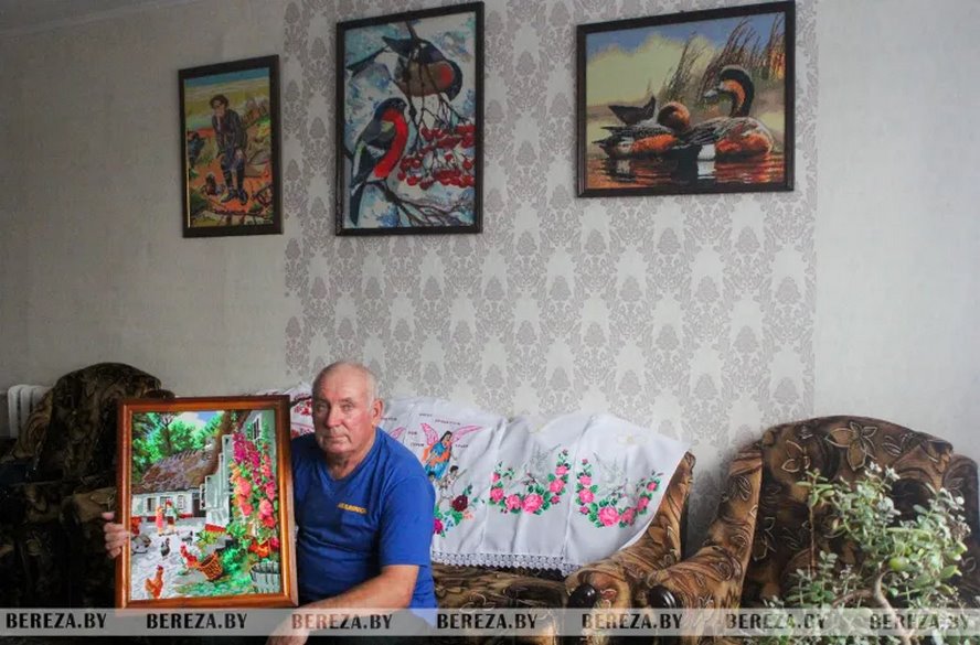 (Не)мужское увлечение: как вышивание крестиком стало хобби жителя Брестской области