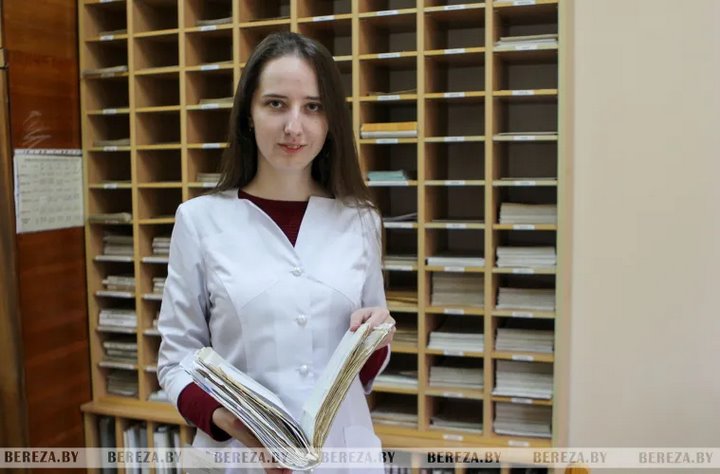 По распределению и призванию: Елена Бондарь пополнила штат Белоозерской горбольницы