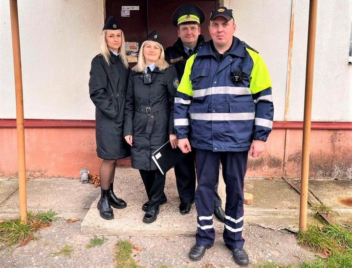 ГАИ и судебные исполнители пришли к должникам домой и забрали 41 рубль и телевизор