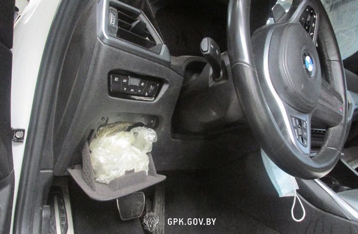 На американском аукционе BMW продали с «сюрпризом». Запрещенное вещество обнаружили белорусские пограничники