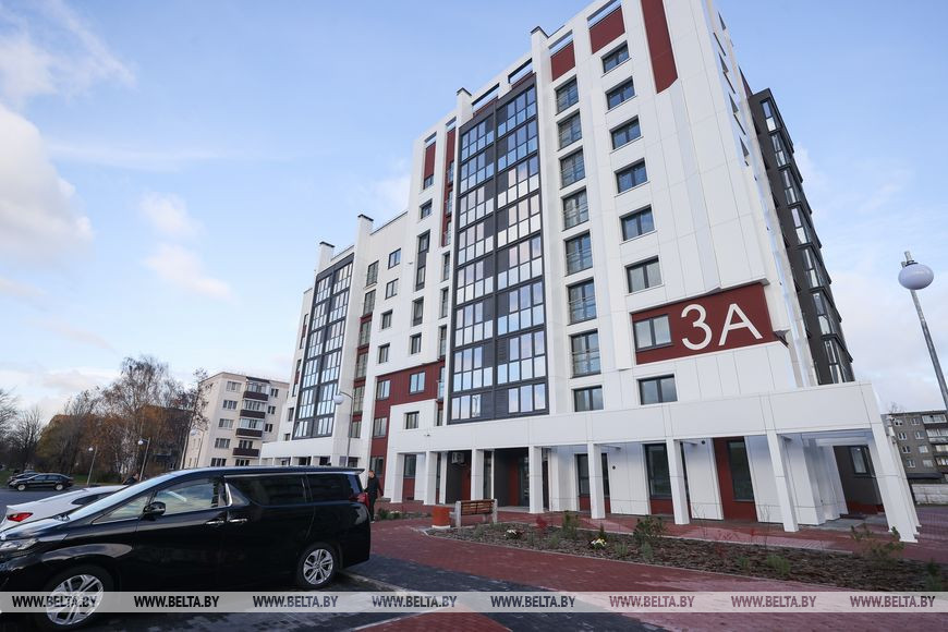 Вдове Владимира Карвата помогли переселиться в новую квартиру в Бресте