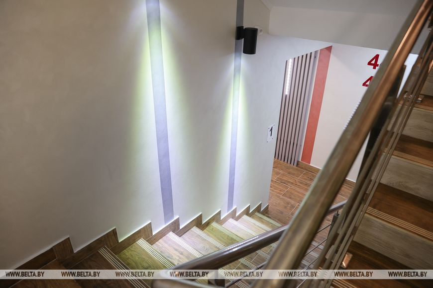 Вдове Владимира Карвата помогли переселиться в новую квартиру в Бресте