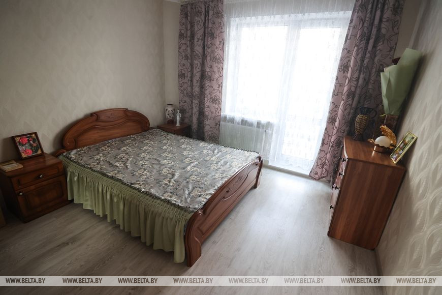 Вдове Владимира Карвата помогли переселиться в новую квартиру в Бресте