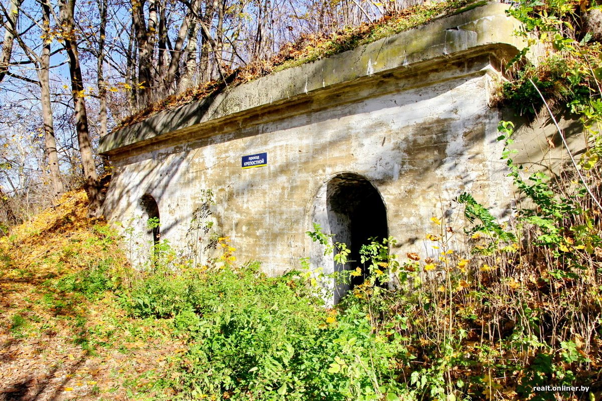 «Это чудесное место». Как живут семьи, чьи дома находятся на территории Брестской крепости