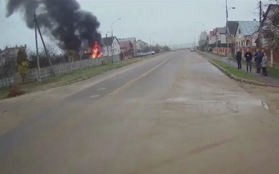 В Барановичах в гараже сгорел автомобиль