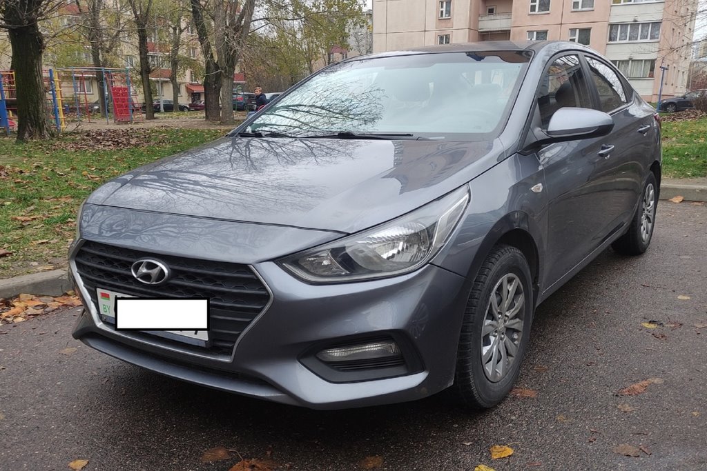 «Один владелец, не бита, не крашена». Такси с отмотанным пробегом сбывают через «перекупов»