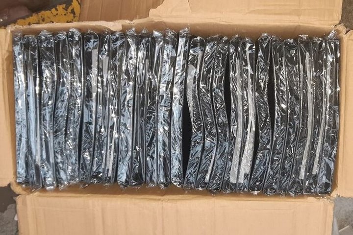 В Польше два белоруса стянули товар у другого водителя прямо на таможне