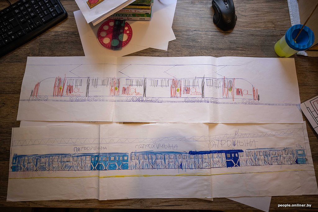 «Врачи при виде сына рты открывали». В свои 14 лет этот парень вырос до 214 сантиметров