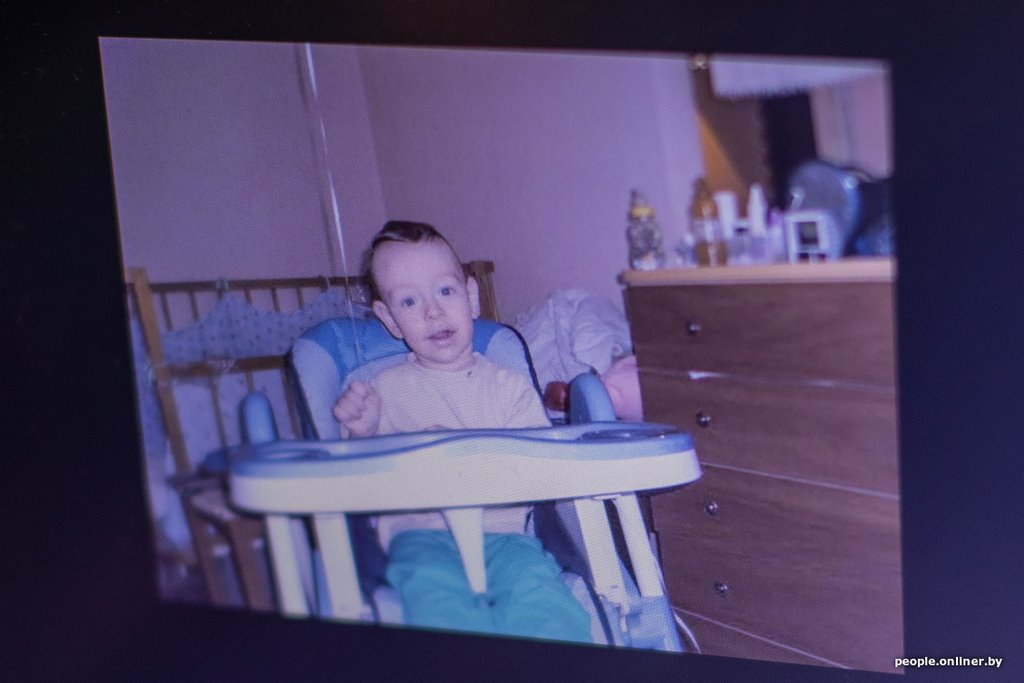 «Врачи при виде сына рты открывали». В свои 14 лет этот парень вырос до 214 сантиметров