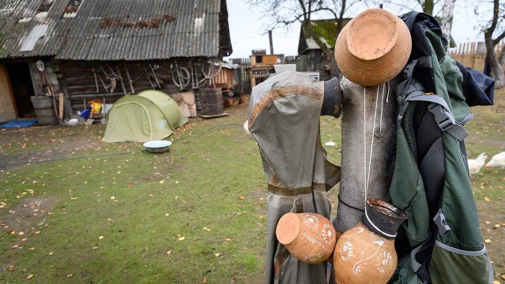 Многодетная семья оставила квартиру в райцентре ради домика в деревне. Что дальше?
