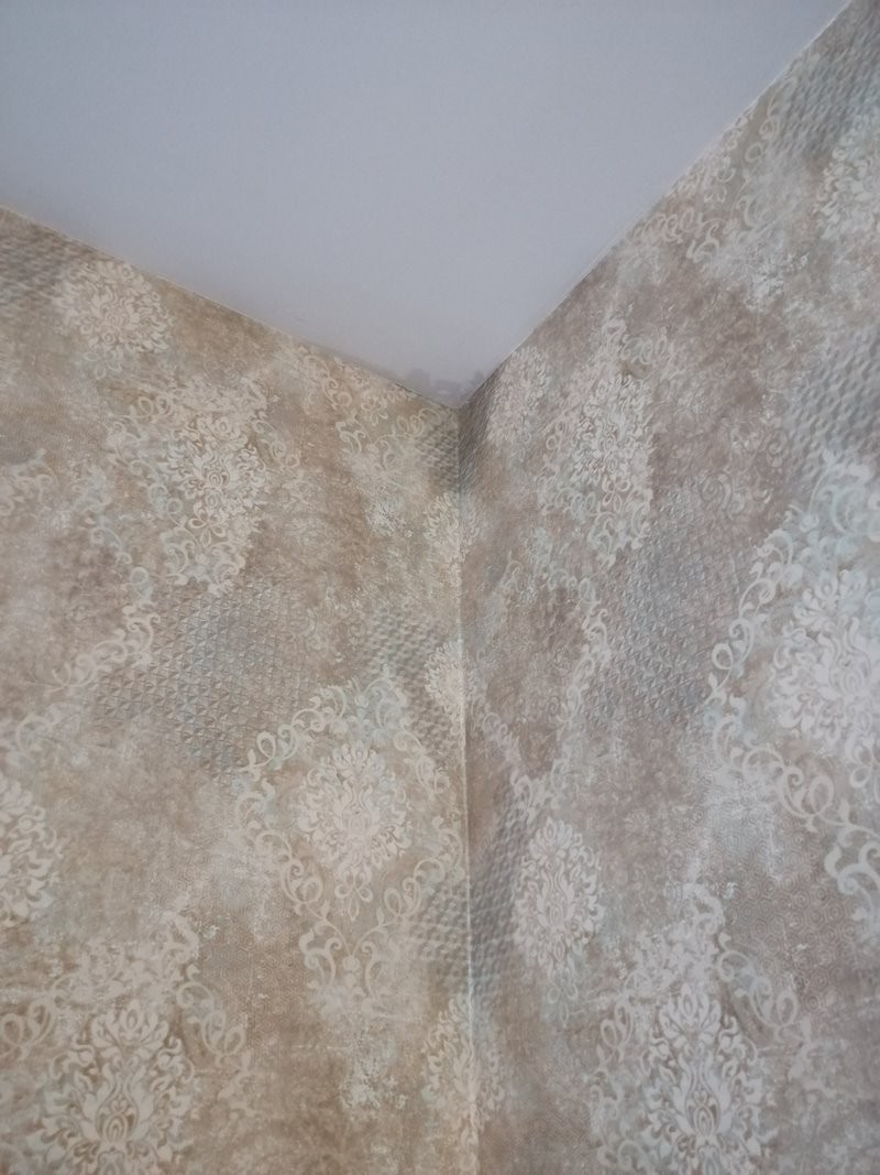 «Вода текла даже через розетки». Как «умная» новостройка подвела жителей