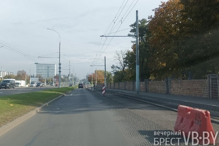 В Бресте на Московской меняют асфальт. Будьте внимательны
