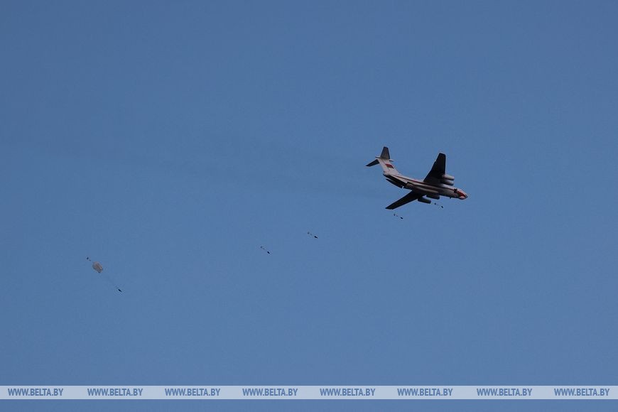 Ночное десантирование на полигоне Брестский