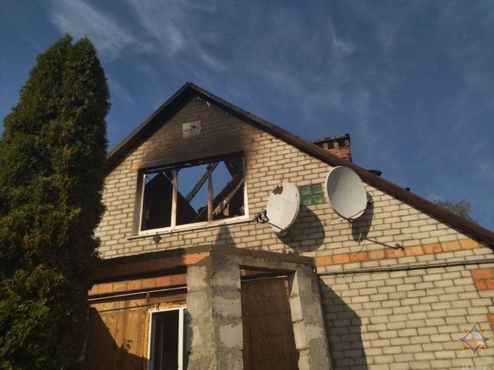 Очевидцы спасли человека при пожаре в Кобринском районе