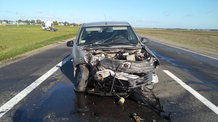 Под Брестом легковушка столкнулась с грузовиком