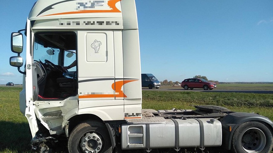 Под Брестом легковушка столкнулась с грузовиком